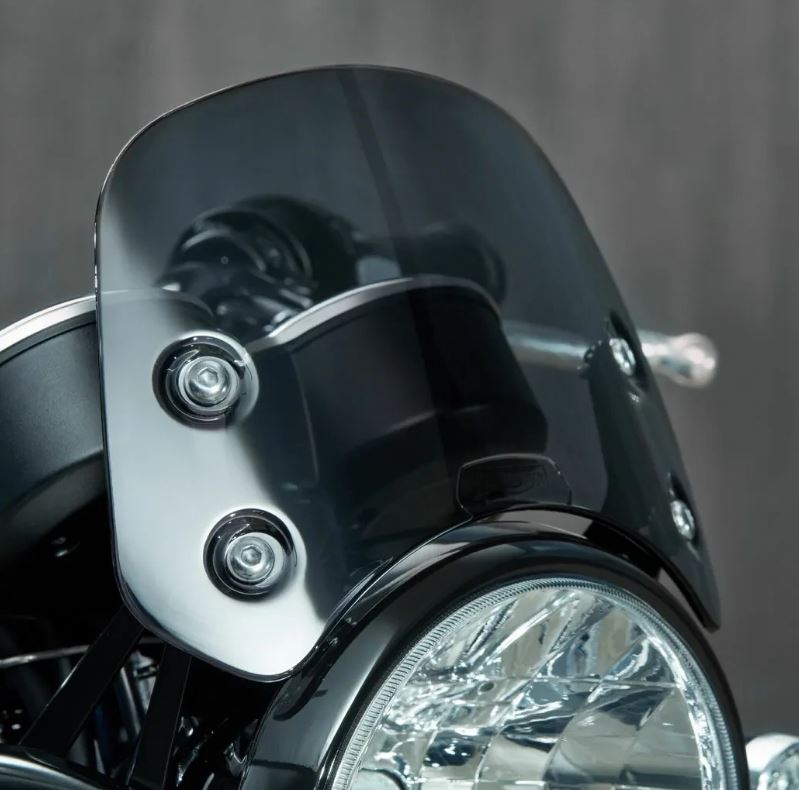 Triumph Genuine Short Dark Tinted Screen – T2308196 (Fits Bonneville Speedmaster & Street Scrambler)