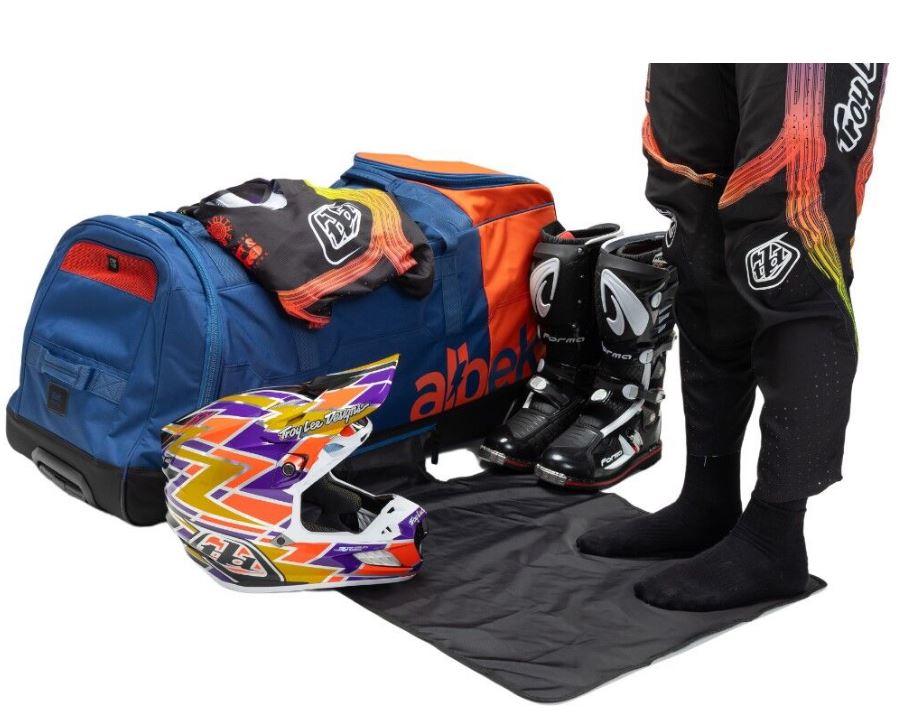 ALBEK GEAR BAG MERIDIAN WHEELED COVERT - 4 colours to choose from